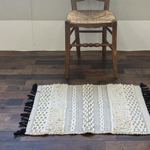 どんなテイストにも合うコットン100%のインド製手織りマット POP CORN STRIPE MAT