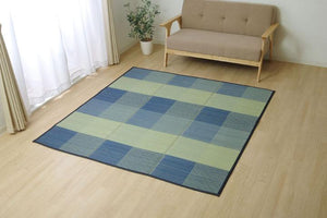 撥水加工を施したシンプルで飽きのこない国産い草ラグ NSプラム 2サイズ ブルー - TOCO LIFE