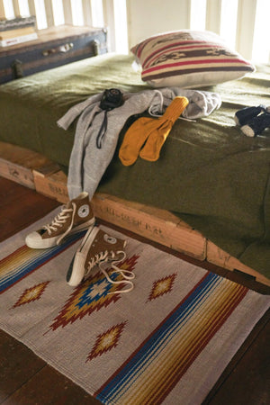 お洒落なネイティブ風ラグ AZUMA-24 ベージュ - TOCO LIFE