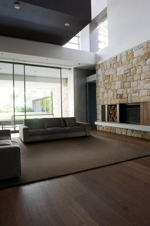 高密度な繊維が素足に気持ち良い 汚れに強い スミトロンニューサキソニー 6サイズ ブラウン - TOCO LIFE