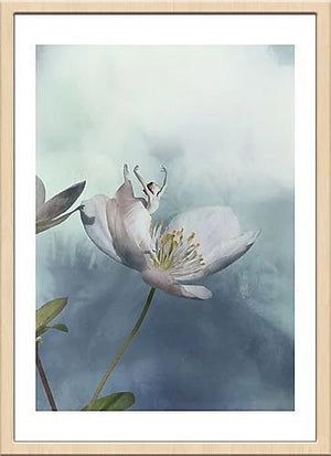 独特の空想的で美しい世界を創り出すアートポスター『Blue Serenade』 - TOCO LIFE