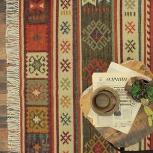 独特な幾何学模様とカラフルな色使いが印象的なウールキリムラグ RUSTY - TOCO LIFE