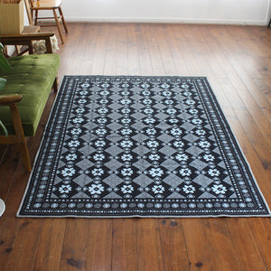 ヴィンテージ風ラグ TOCORU Series バルーチ フラワー ループ ブラック×サックスブルー