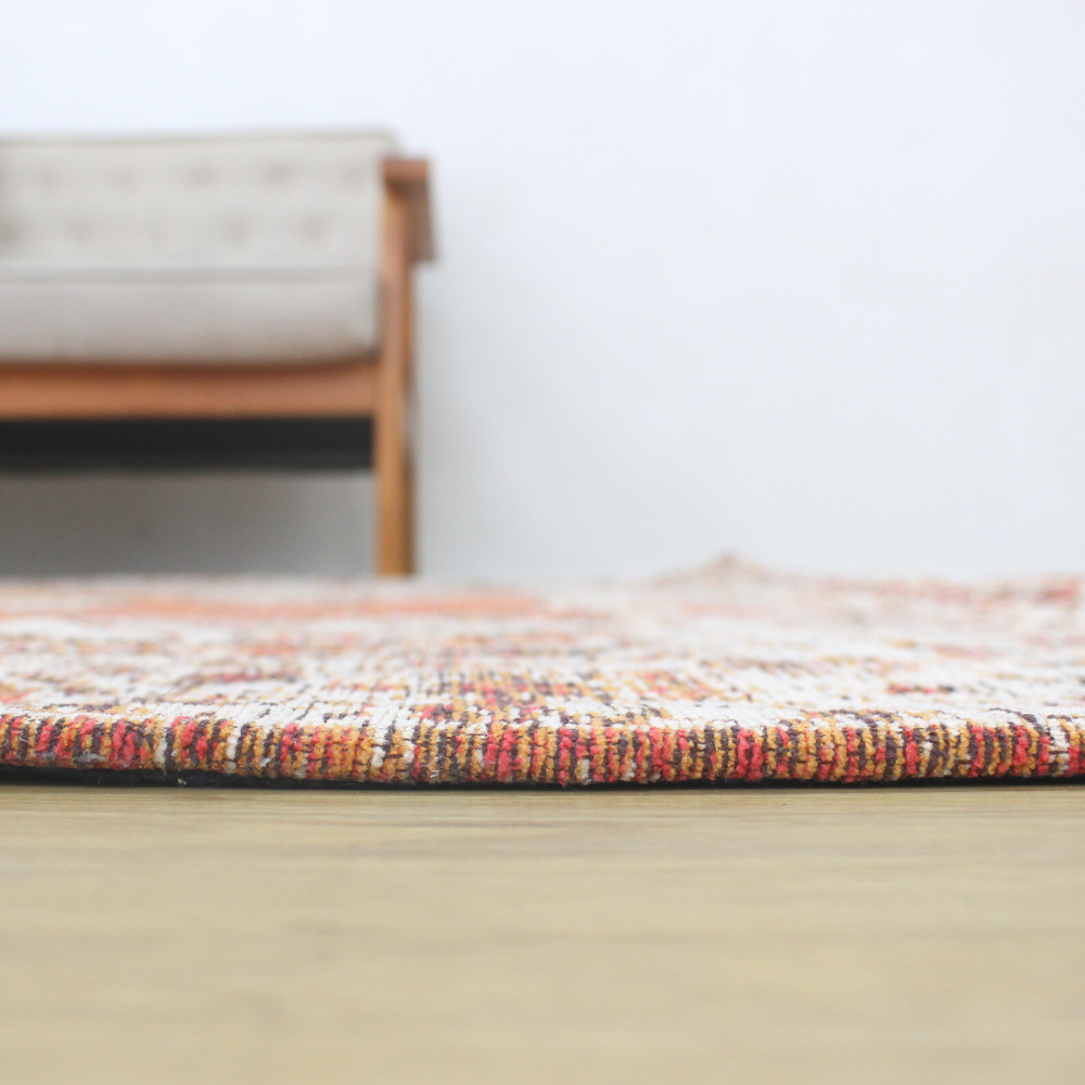 珍しいバーミリオンオレンジカラーのヴィンテージスタイルラグ EMMA 珍しいバーミリオンオレンジカラーのヴィンテージスタイルラグ EMMA