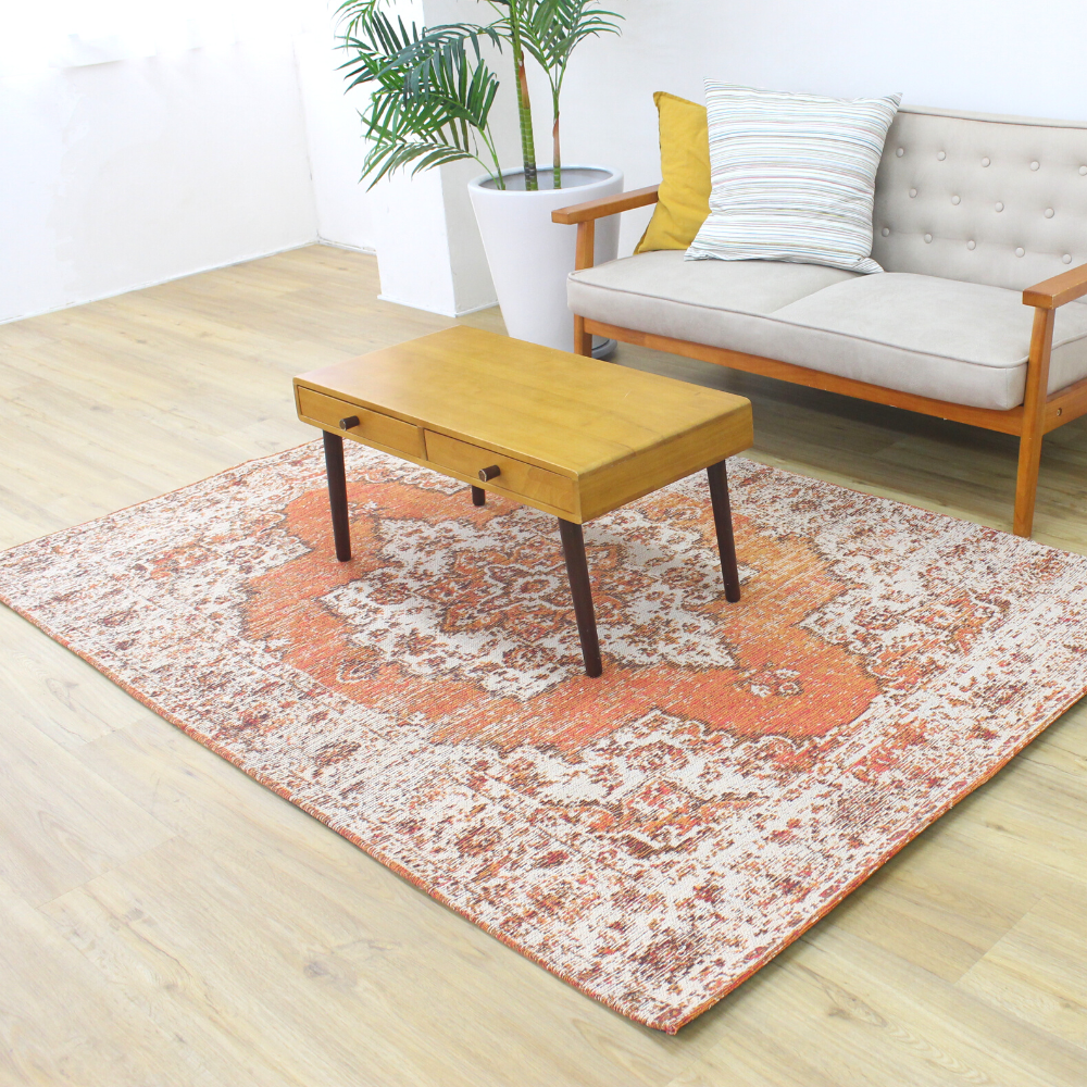 珍しいバーミリオンオレンジカラーのヴィンテージスタイルラグ EMMA 珍しいバーミリオンオレンジカラーのヴィンテージスタイルラグ EMMA