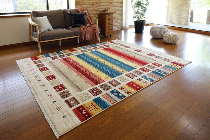 民族調手織り絨毯の様なエスニックなデザインのウィルトンラグマット ヴィフ 5サイズ