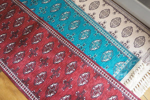 繊細なデザインが特徴的なトルクメン絨毯風プリントマット MARUFU-302 レッド レッド - TOCO LIFE