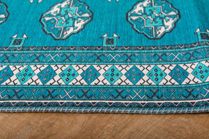 繊細なデザインが特徴的なトルクメン絨毯風プリントマット MARUFU-303 ターコイズ ターコイズ - TOCO LIFE
