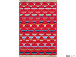 華やかで多色使いのきっちりと並んだキリム柄のモケット織ラグ REGNBUE 5656-6510 レッド - TOCO LIFE