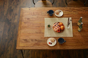 クールなイメージのアイアンとマンゴー材を組み合わたスタイリッシュなダイニングテーブル IAN - TOCO LIFE