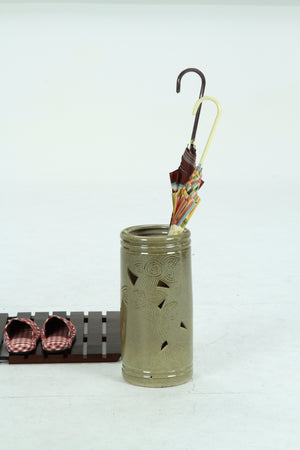 和モダンスタイルな陶器製の信楽焼き風傘立て BANSHO - TOCO LIFE