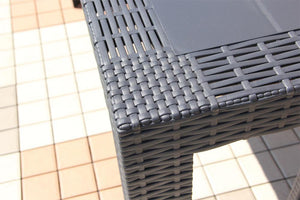 水を弾く軽量素材でできたシンプルモダンなガーデンテーブル PTELLA - TOCO LIFE